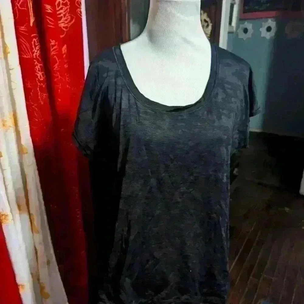 Lululemon blouse